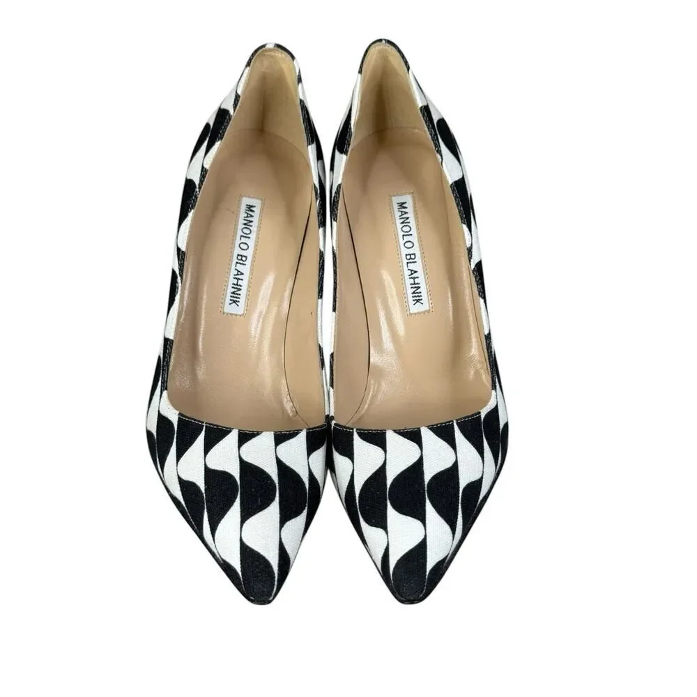 Manolo Blahnik BB 105 Black White Canvas Pointy Toe Pumps Size 36 EU 6 US